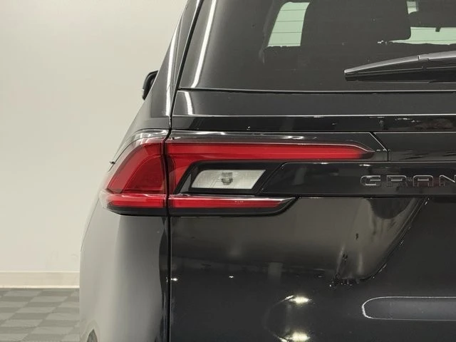 2026 Toyota Highlander - Image 9 of 12