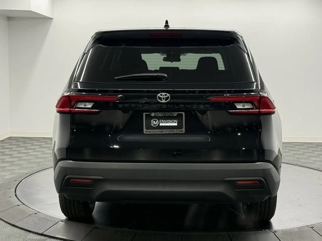 2026 Toyota Highlander - Image 8 of 12