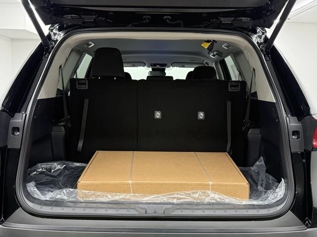 2026 Toyota Highlander - Image 11 of 12