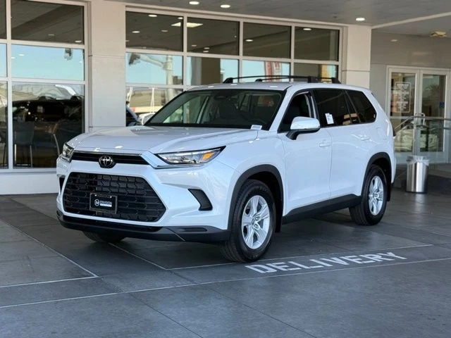 2026 Toyota Highlander - Image 2 of 12