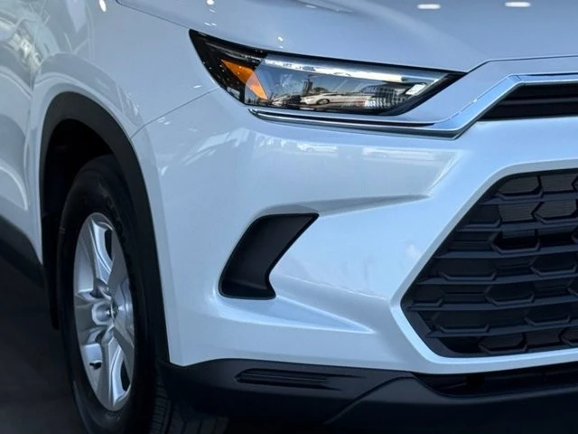 2026 Toyota Highlander - Image 8 of 12