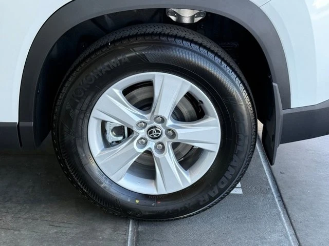 2026 Toyota Highlander - Image 12 of 12