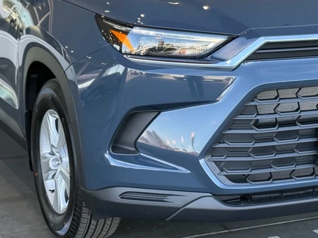2026 Toyota Highlander - Image 8 of 12