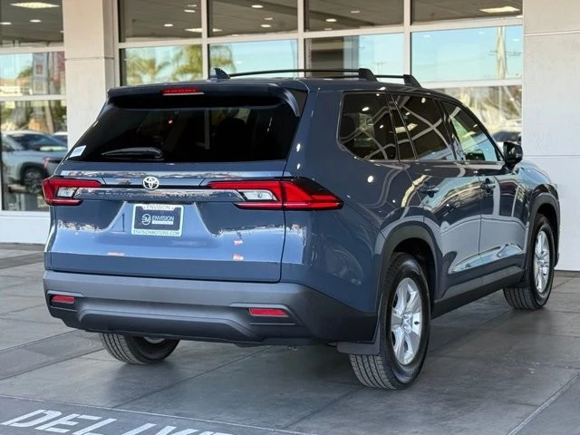 2026 Toyota Highlander - Image 11 of 12
