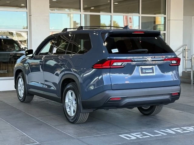 2026 Toyota Highlander - Image 9 of 12