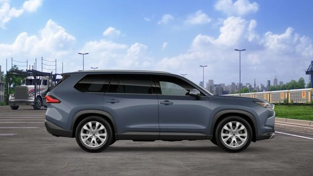 2026 Toyota Highlander - Image 12 of 20