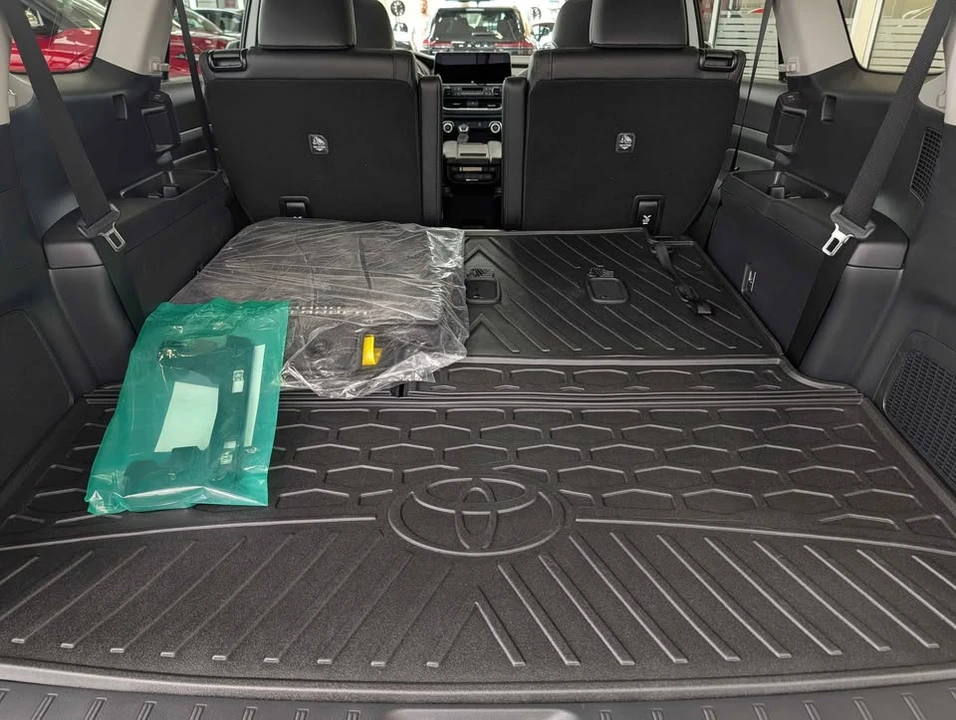 2026 Toyota Highlander - Image 4 of 7