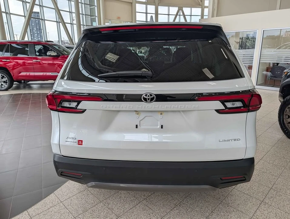 2026 Toyota Highlander - Image 3 of 7
