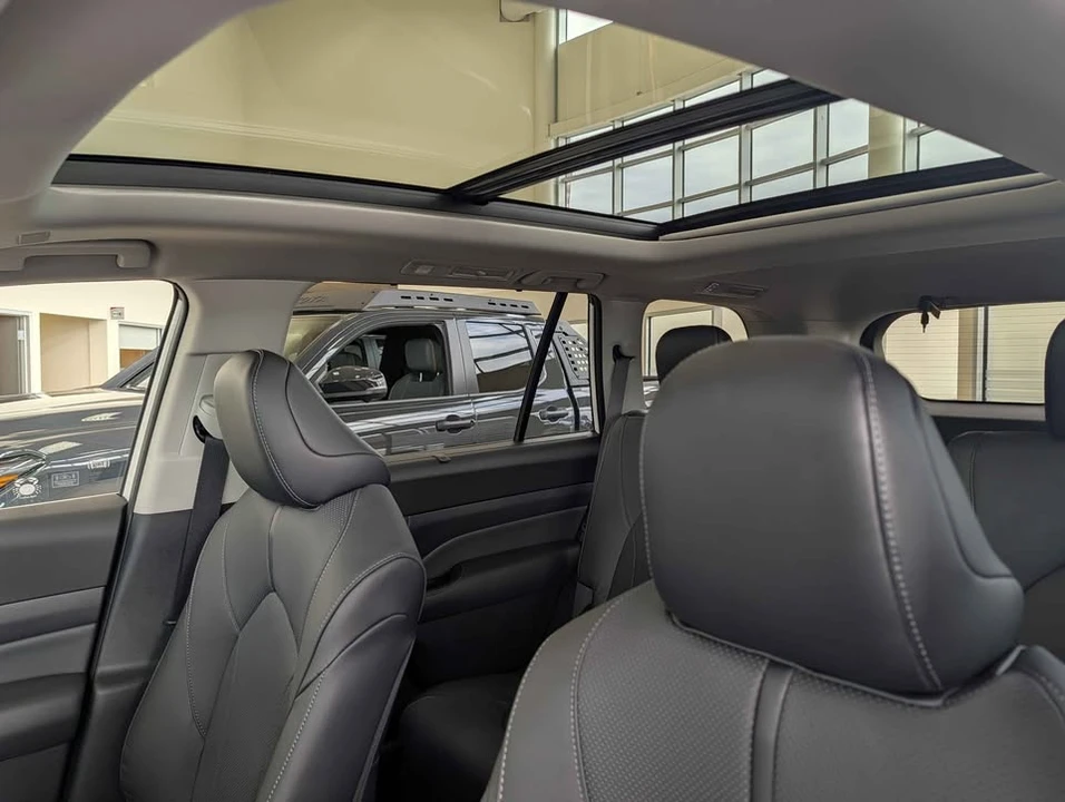 2026 Toyota Highlander - Image 6 of 7