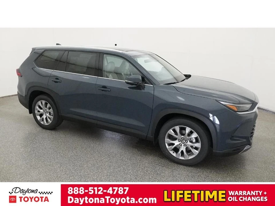 2026 Toyota Highlander - Image 12 of 12