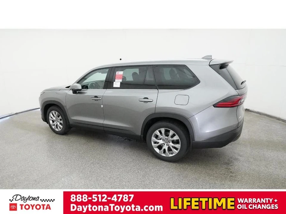 2026 Toyota Highlander - Image 4 of 12