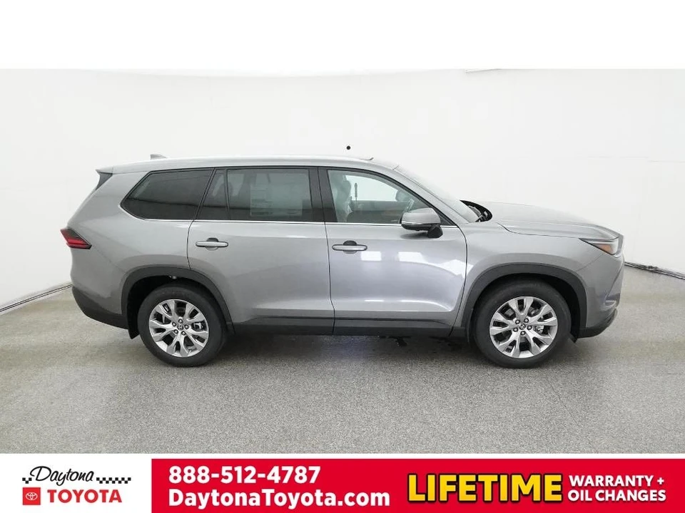 2026 Toyota Highlander - Image 11 of 12