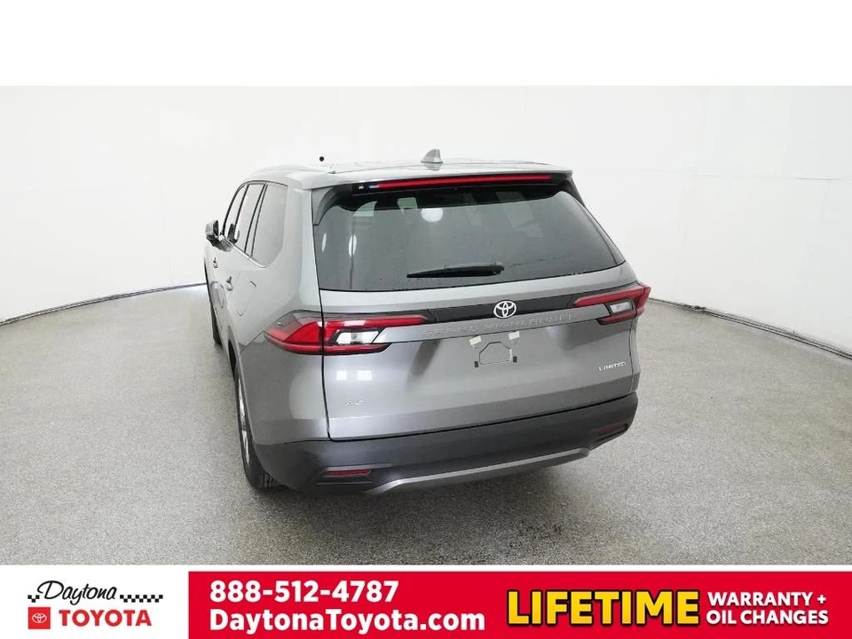 2026 Toyota Highlander - Image 6 of 12
