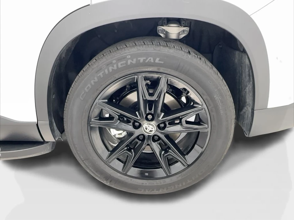 2026 Toyota Highlander - Image 12 of 31