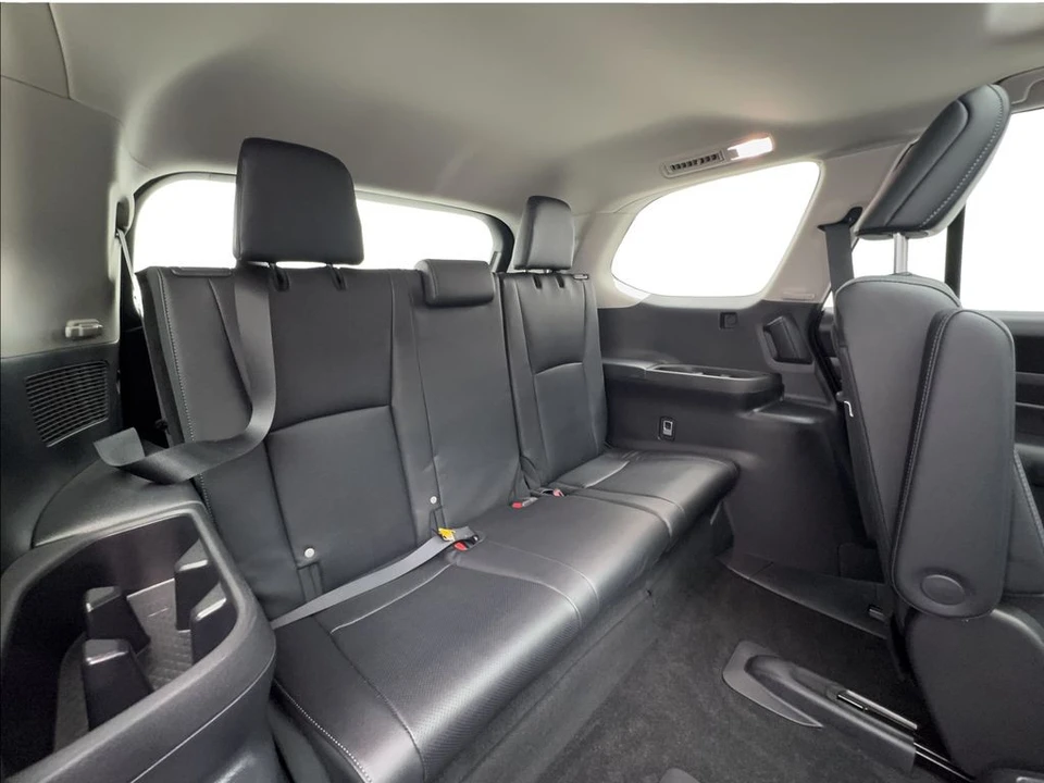 2026 Toyota Highlander - Image 30 of 31