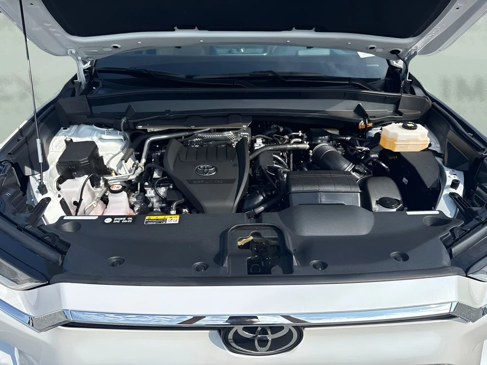 2026 Toyota Highlander - Image 25 of 27