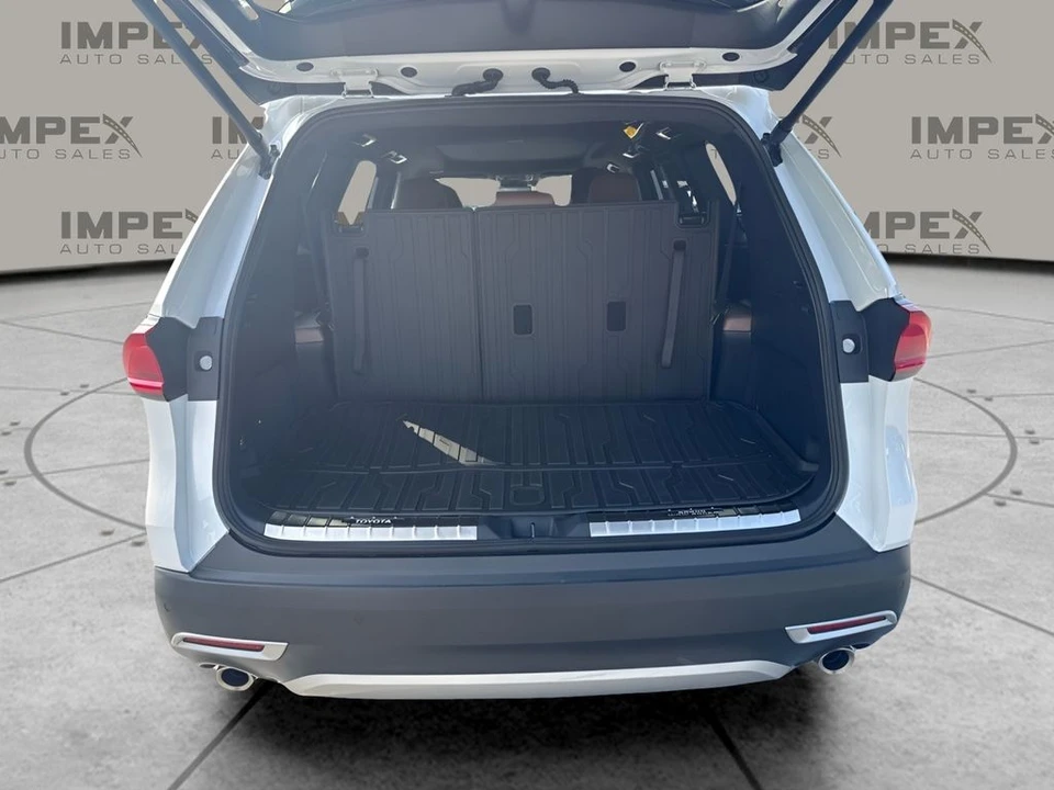 2026 Toyota Highlander - Image 20 of 27