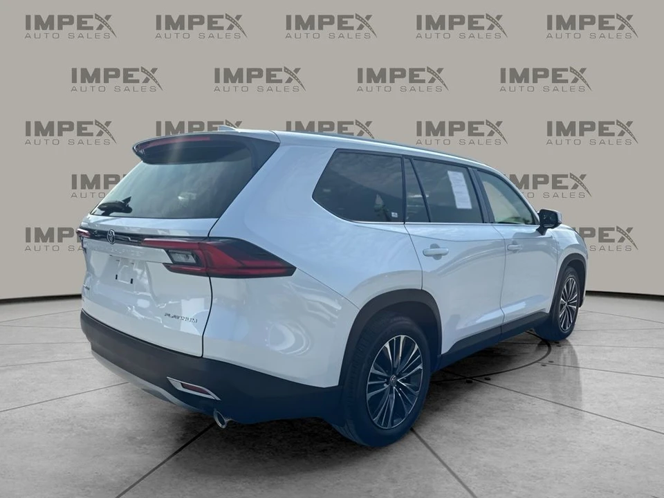 2026 Toyota Highlander - Image 3 of 27