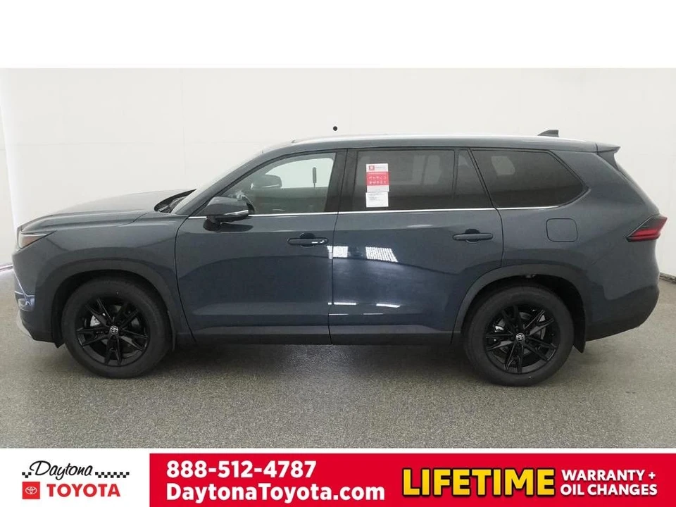 2026 Toyota Highlander - Image 3 of 12