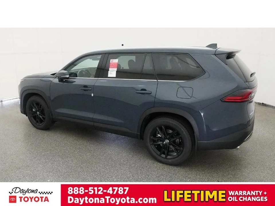 2026 Toyota Highlander - Image 4 of 12