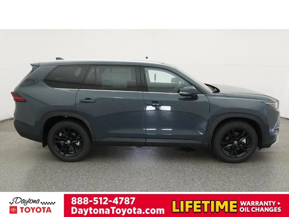 2026 Toyota Highlander - Image 11 of 12