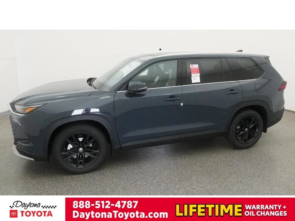 2026 Toyota Highlander - Image 2 of 12