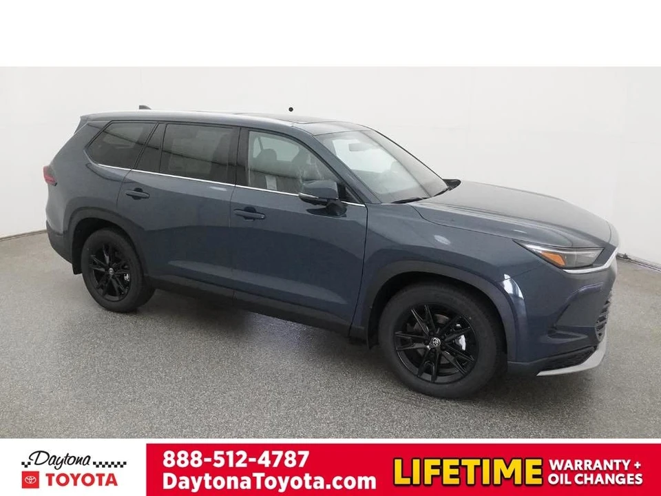 2026 Toyota Highlander - Image 12 of 12