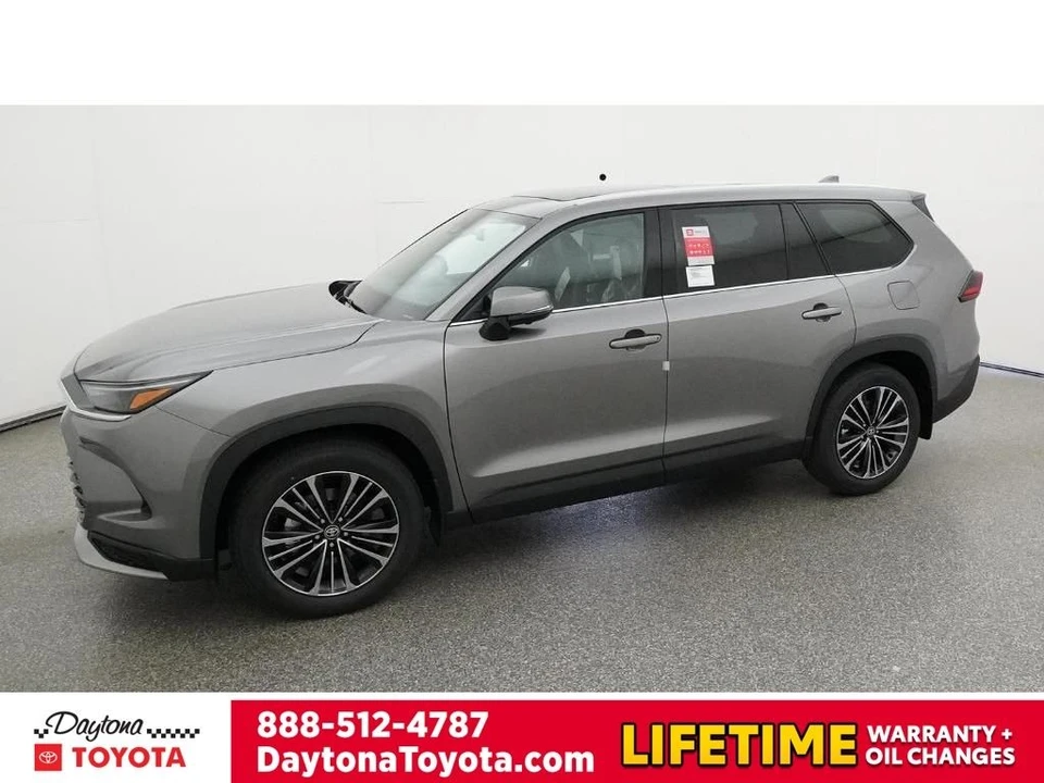 2026 Toyota Highlander - Image 2 of 12