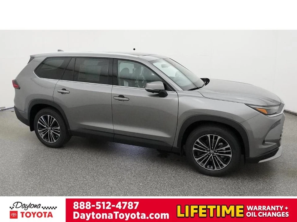 2026 Toyota Highlander - Image 12 of 12