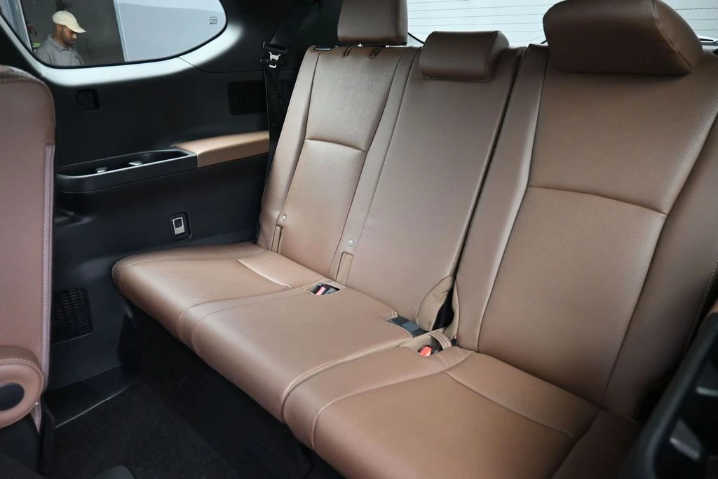 2026 Toyota Highlander - Image 21 of 31