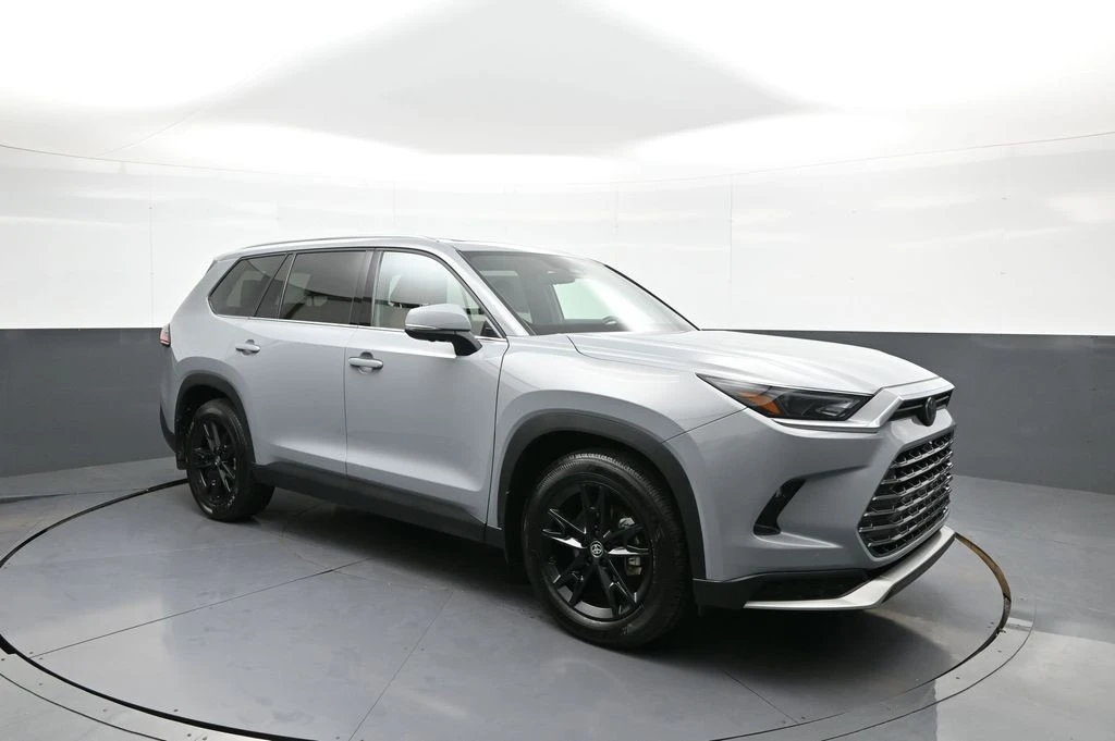 2026 Toyota Highlander - Image 4 of 31