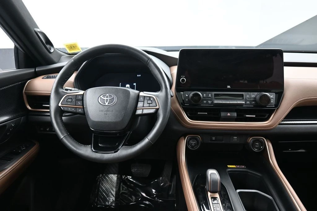2026 Toyota Highlander - Image 20 of 31