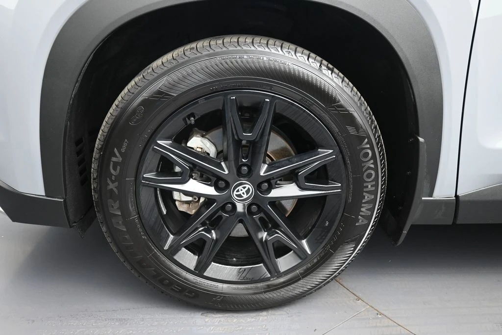 2026 Toyota Highlander - Image 14 of 31