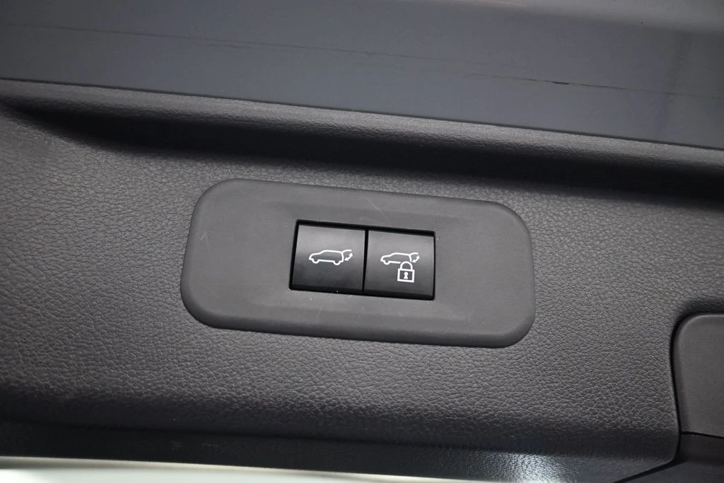 2026 Toyota Highlander - Image 24 of 31