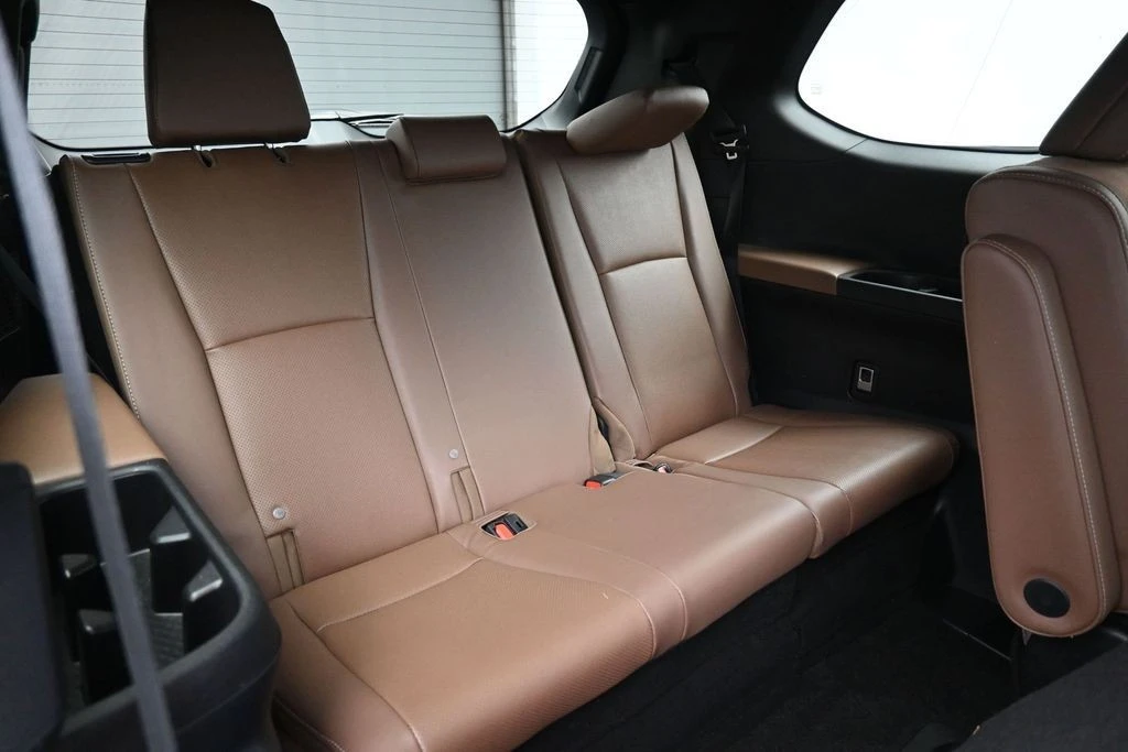 2026 Toyota Highlander - Image 25 of 31