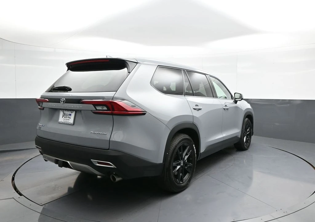 2026 Toyota Highlander - Image 6 of 31