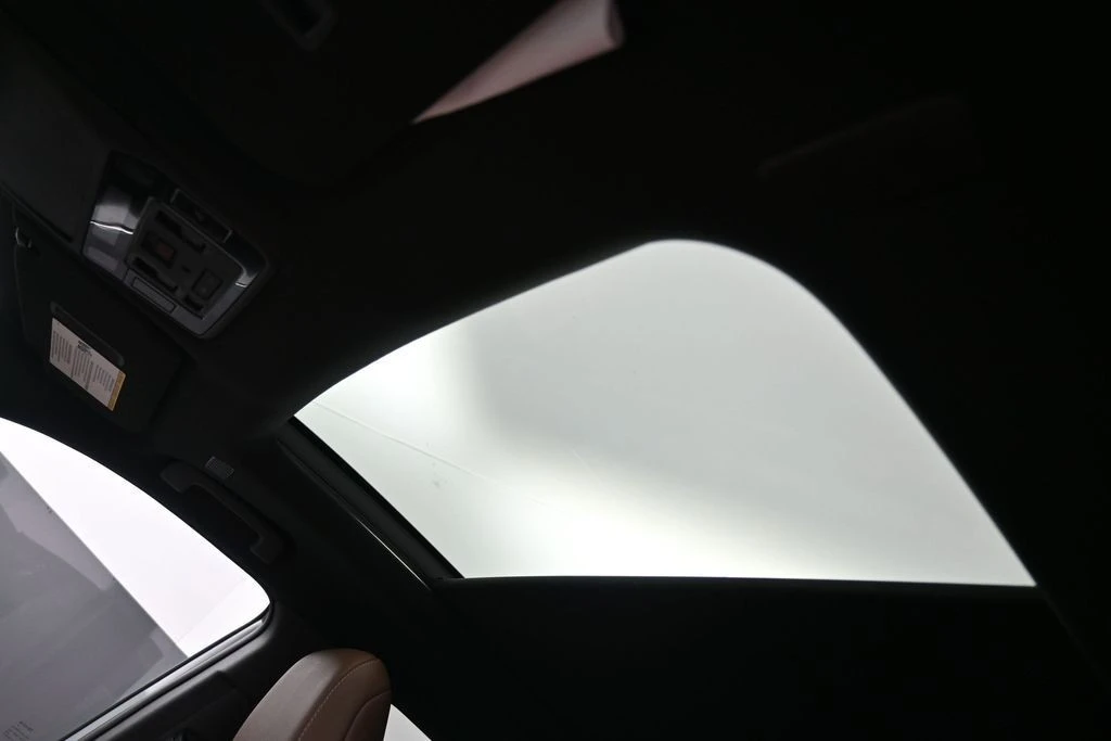 2026 Toyota Highlander - Image 18 of 31
