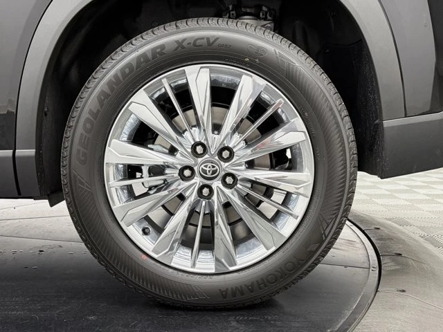 2026 Toyota Highlander - Image 12 of 12