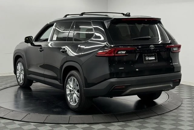 2026 Toyota Highlander - Image 10 of 12