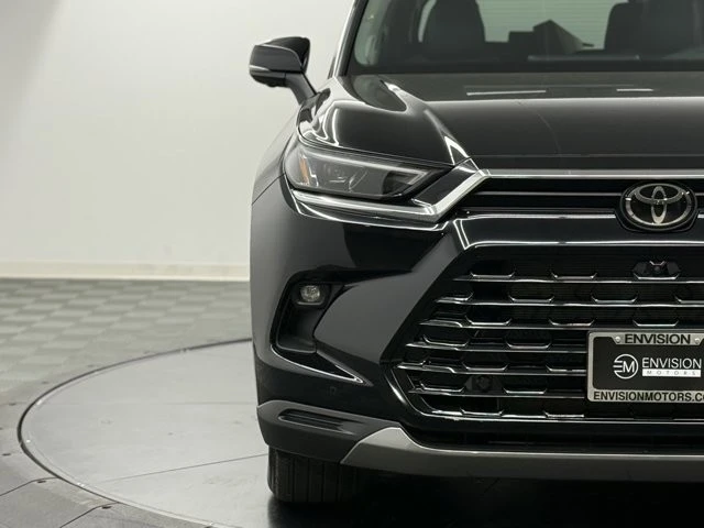 2026 Toyota Highlander - Image 4 of 12
