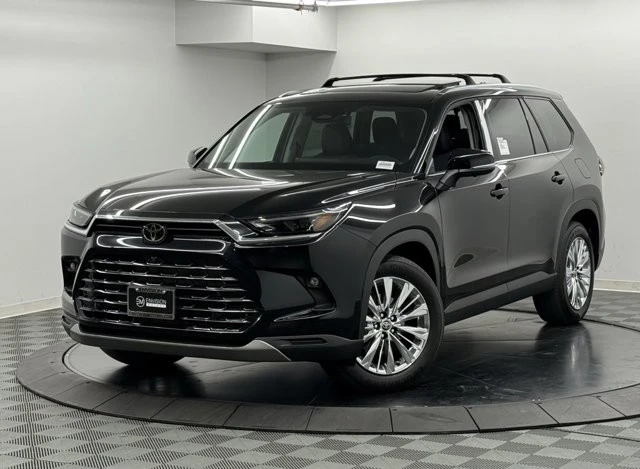 2026 Toyota Highlander - Image 2 of 12