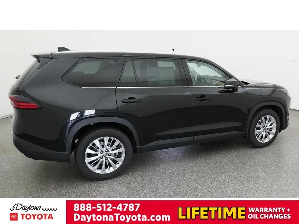 2026 Toyota Highlander - Image 10 of 12