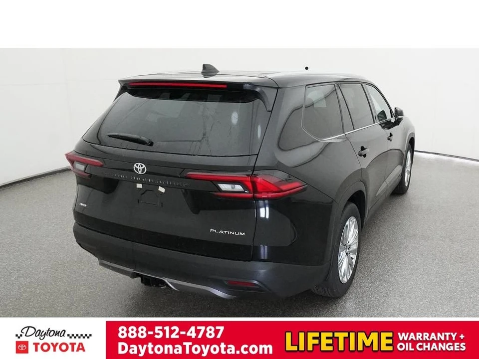 2026 Toyota Highlander - Image 8 of 12