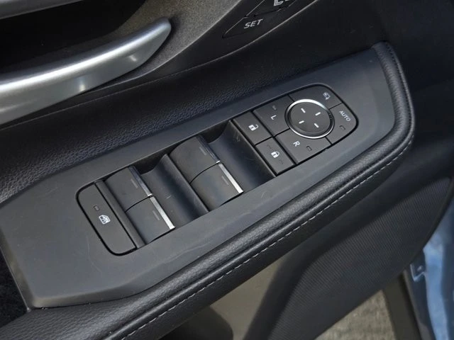 2026 Toyota Highlander - Image 10 of 12