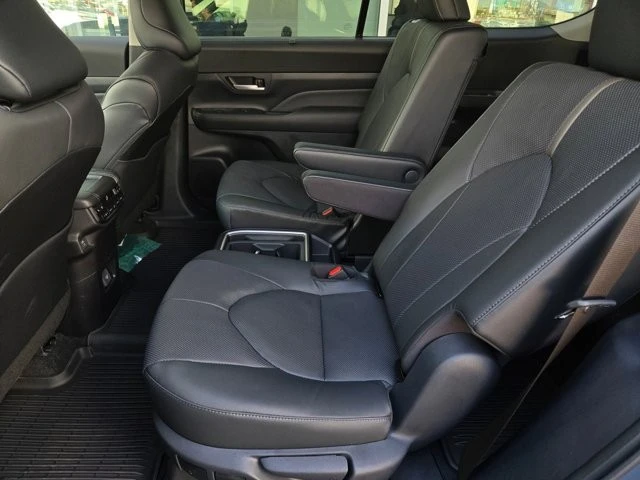 2026 Toyota Highlander - Image 11 of 12