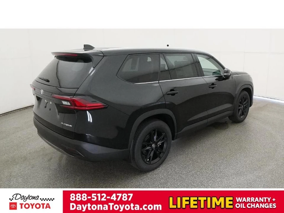 2026 Toyota Highlander - Image 9 of 12