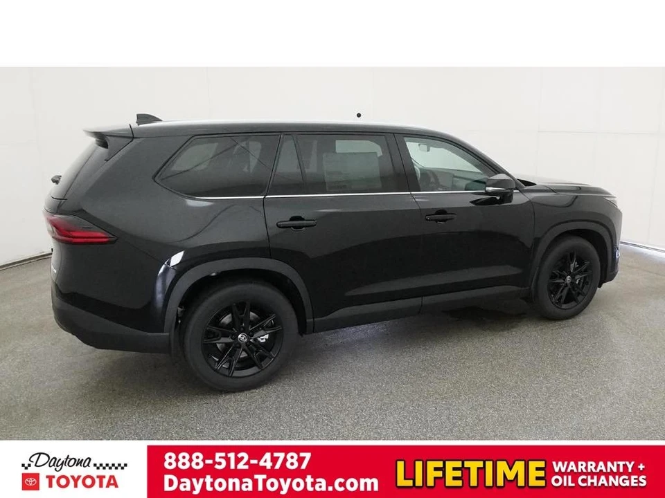 2026 Toyota Highlander - Image 10 of 12