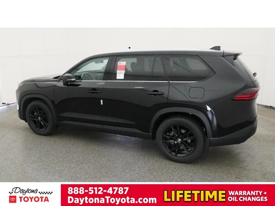 2026 Toyota Highlander - Image 4 of 12