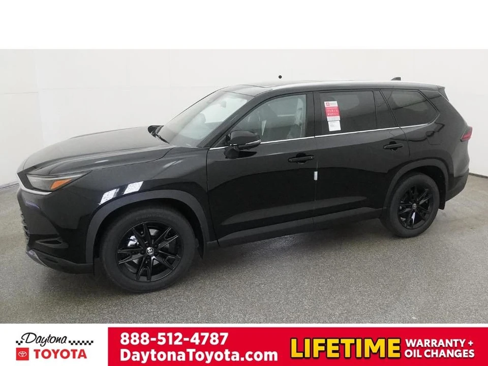 2026 Toyota Highlander - Image 2 of 12