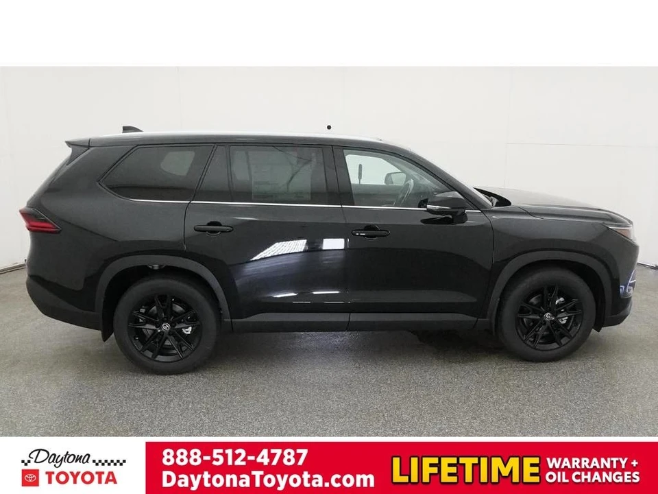 2026 Toyota Highlander - Image 11 of 12